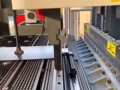Flexible bending center can complete multi-sided bending in one positioning